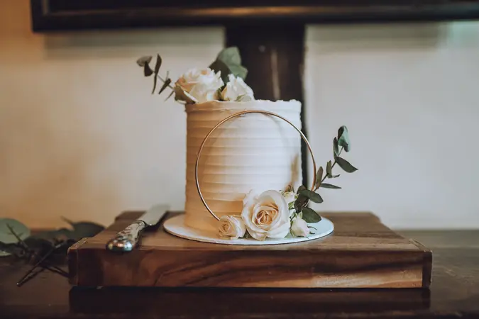 Wedding cake - Lottie Photography