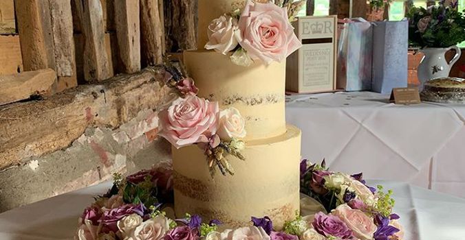 The Swan Moo Moo Wedding Cake