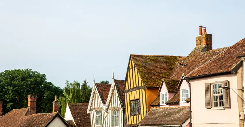 Crooked house