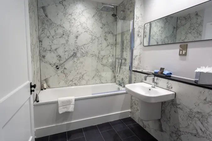 Kettlebaston bathroom